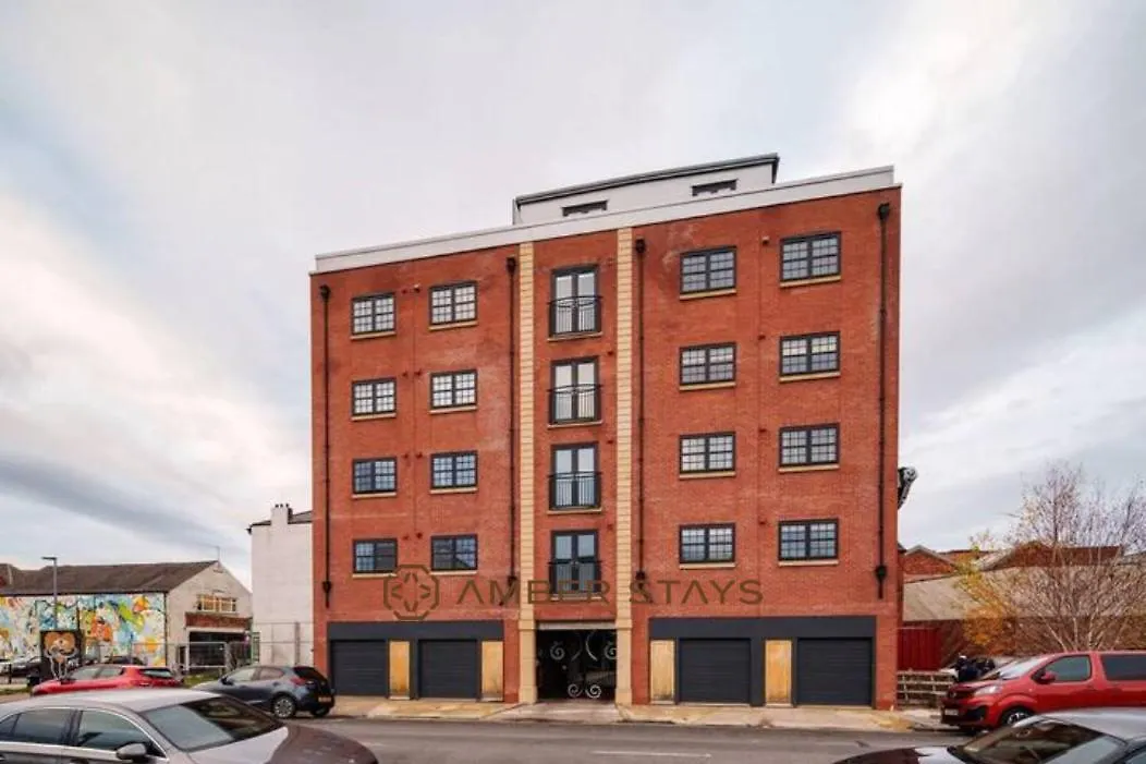 Stylish 2 Bed Apartment In Hull City Centre, Perfect For Business & Contractors, Free Parking! Kingston upon Hull