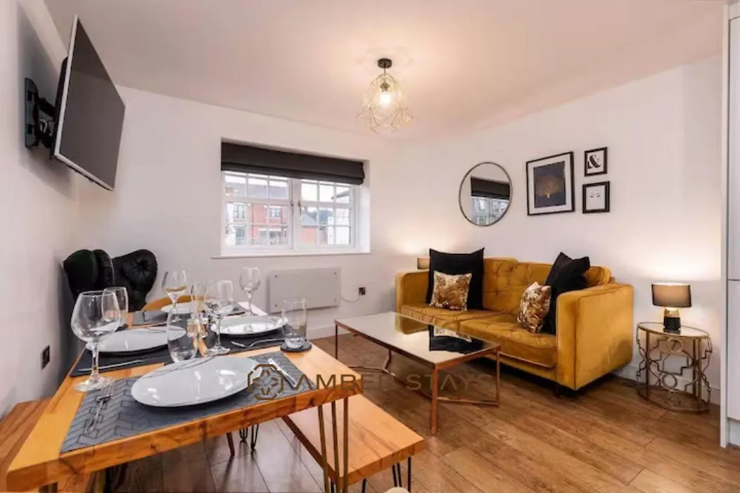 Stylish 2 Bed Apartment In Hull City Centre, Perfect For Business & Contractors, Free Parking! Kingston upon Hull 0*,